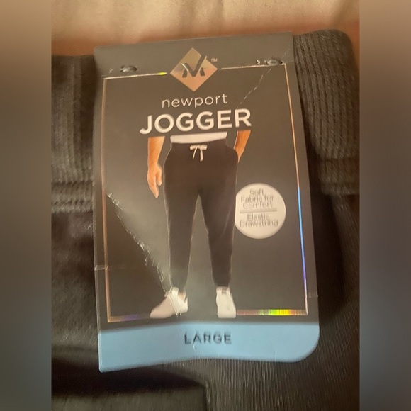 Newport Jogger - Picture 3 of 3